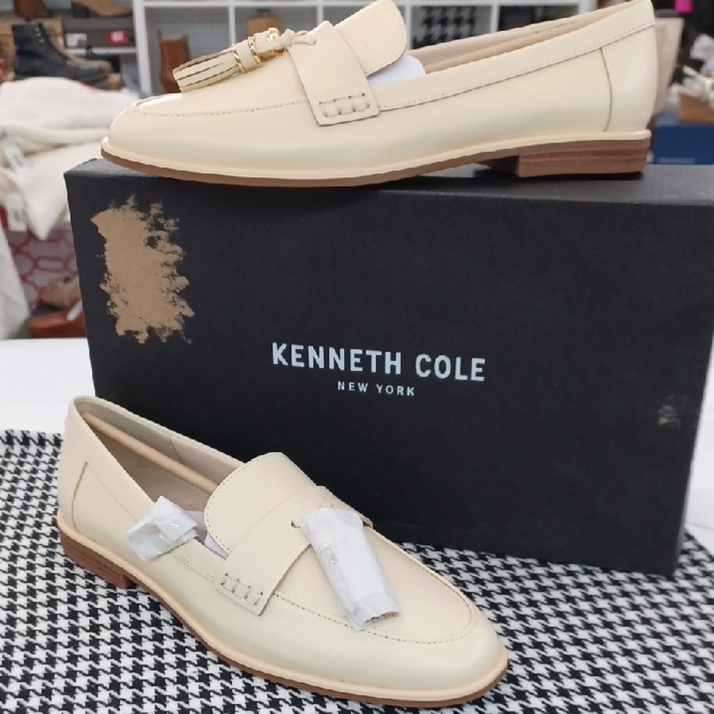 Kenneth Cole Lyra Lambs Wool Leather NIB